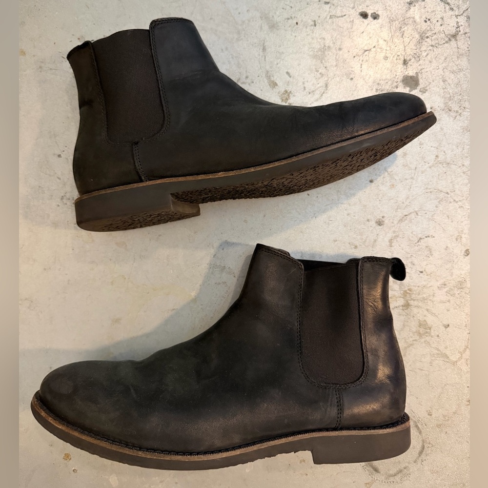 American Eagle Outfitters Black Suede Men's Chelsea Boots